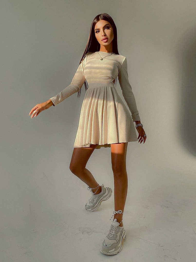 Приталенное трикотажное платье с открытой спинкой  | PUSHKA SHOP