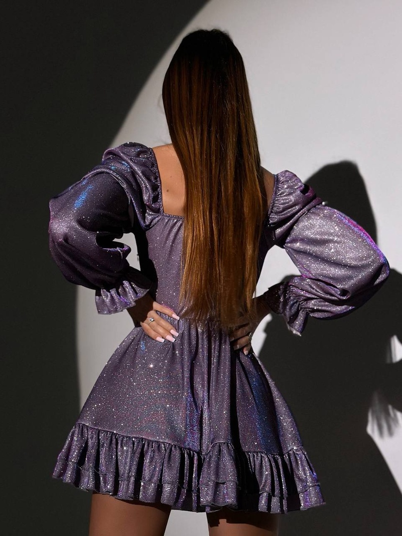 Блискуча сукня з чашечками та пишною спідницею Блискуча сукня з чашечками та пишною спідницею | PUSHKA SHOP