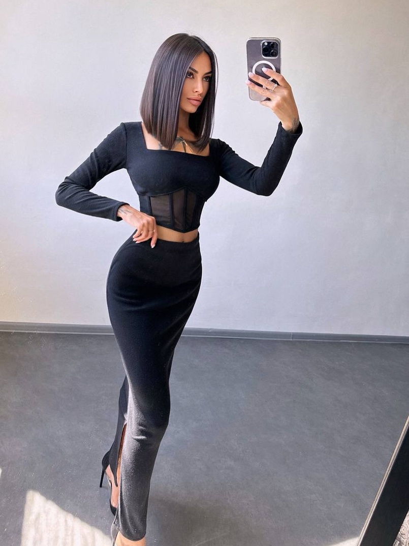 Трикотажний комплект: топ з елементами корсету та спідниця з розрізами  | PUSHKA SHOP