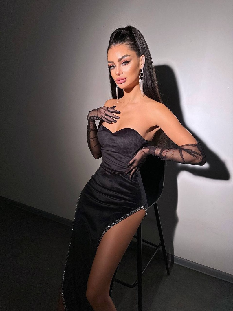 Оксамитова сукня , декорована ланцюгами + рукавички Чашечки з ефектом push up Оксамитова сукня , декорована ланцюгами + рукавички Чашечки з ефектом push up | PUSHKA SHOP