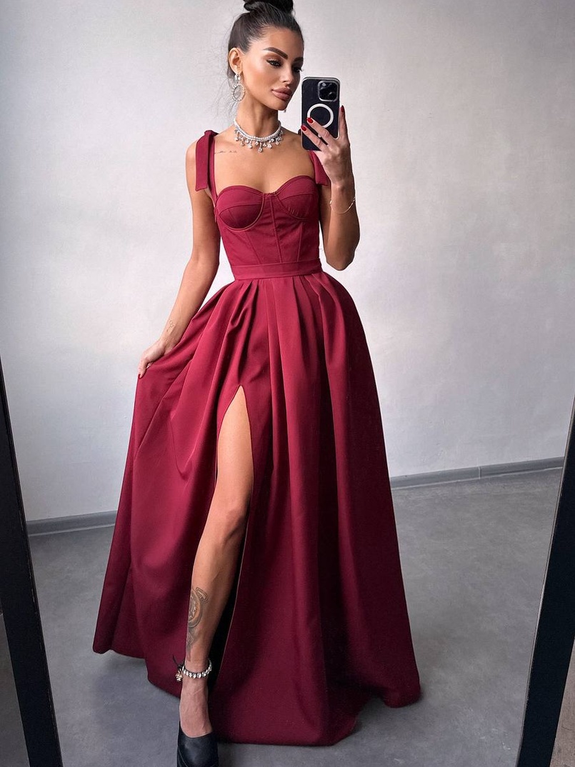 Сукня максі із чашечками та корсетним верхом Сукня максі із чашечками та корсетним верхом | PUSHKA SHOP