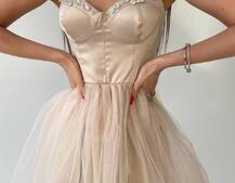 Платье-бюстье с чашечками и пышной юбкой , декорированное стразами Платье-бюстье с чашечками и пышной юбкой , декорированное стразами | PUSHKA SHOP