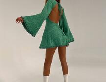 Трикотажна сукня міні з розкльошеними рукавами та відкритою спиною Трикотажна сукня міні з розкльошеними рукавами та відкритою спиною | PUSHKA SHOP