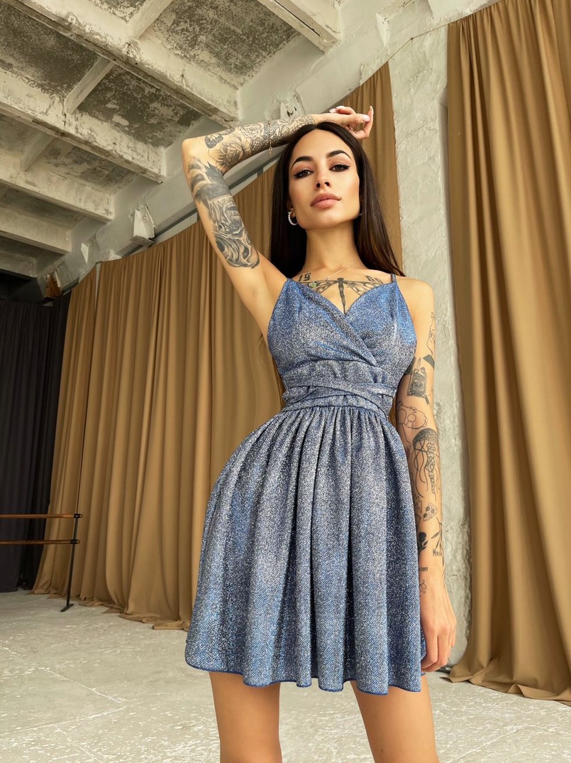 Блестящее платье с пышной юбочкой и завязками на талии  | PUSHKA SHOP