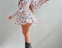 Цветочное платье с завязками на груди и пышной юбкой с оборками  | PUSHKA SHOP