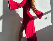 Оксамитова сукня міді з розкльошеними рукавами декорована стразами  | PUSHKA SHOP