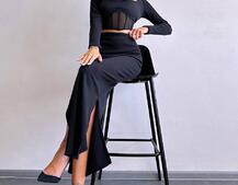 Трикотажний комплект: топ з елементами корсету та спідниця з розрізами  | PUSHKA SHOP