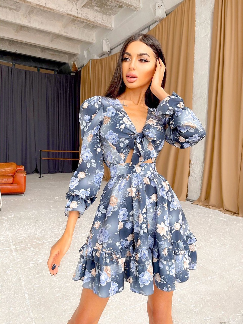 Цветочное платье с завязками на груди и пышной юбкой с оборками  Цветочное платье с завязками на груди и пышной юбкой с оборками  | PUSHKA SHOP