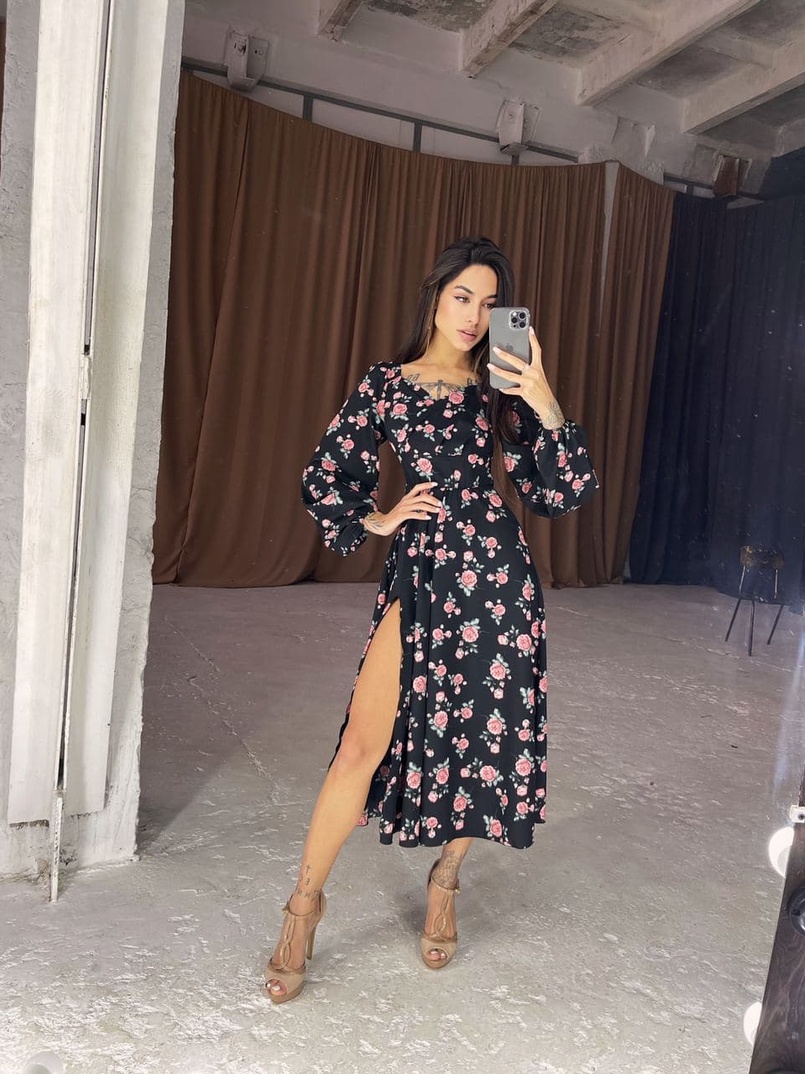 Цветочное платье-миди с разрезом  Цветочное платье-миди с разрезом  | PUSHKA SHOP