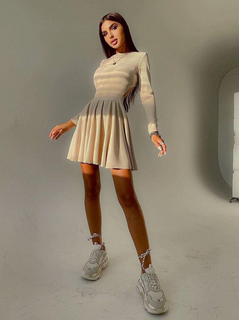 Приталенное трикотажное платье с открытой спинкой  | PUSHKA SHOP