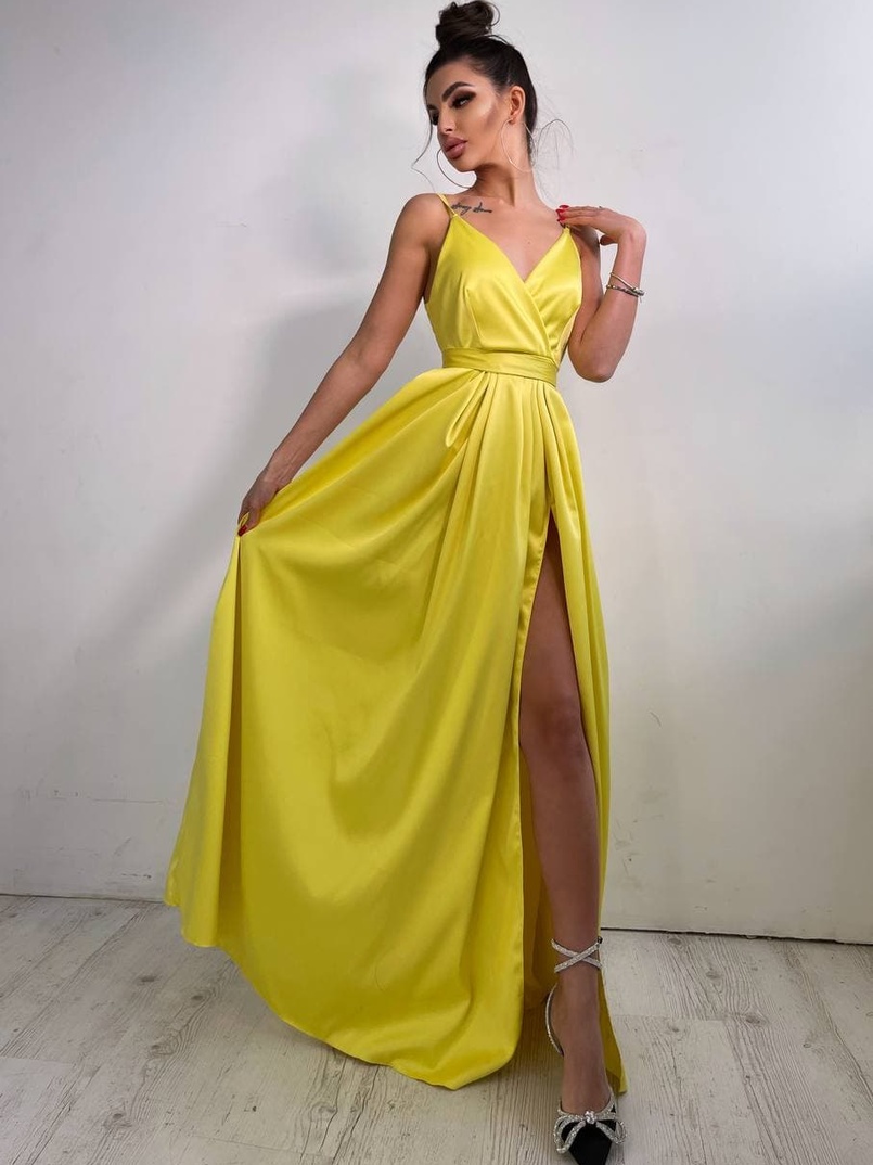 Платье макси с разрезом на юбке и запахом на груди Платье макси с разрезом на юбке и запахом на груди | PUSHKA SHOP