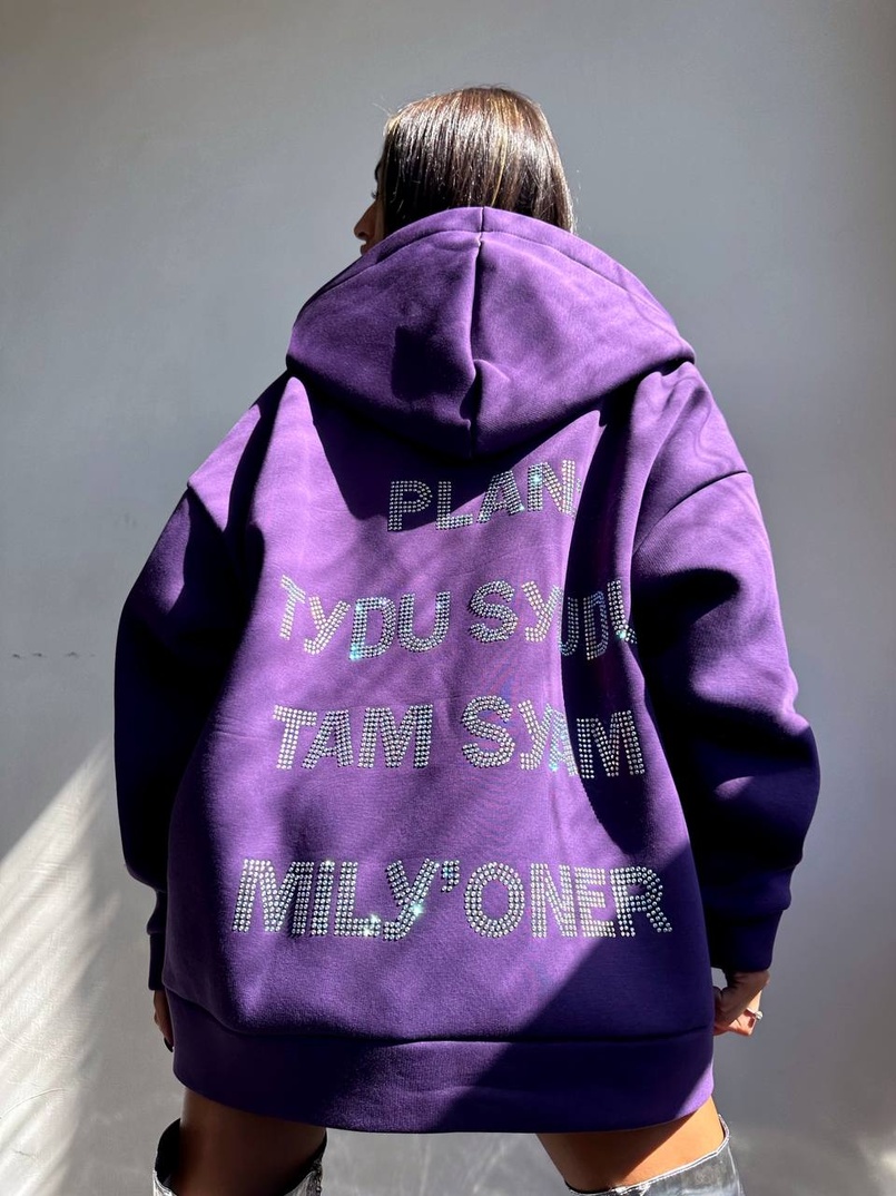 Трендове худі over size із сяючими стразами Трендове худі over size із сяючими стразами | PUSHKA SHOP