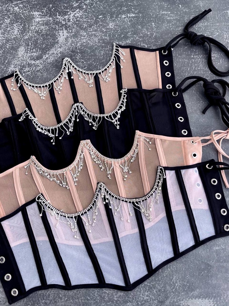Корсет на кісточках зі шнурівкою, декорований бахромою зі страз | PUSHKA SHOP