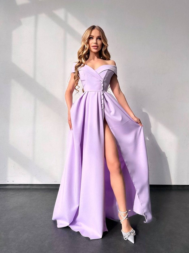 Сукня максі з розрізом на спідниці Сукня максі з розрізом на спідниці | PUSHKA SHOP