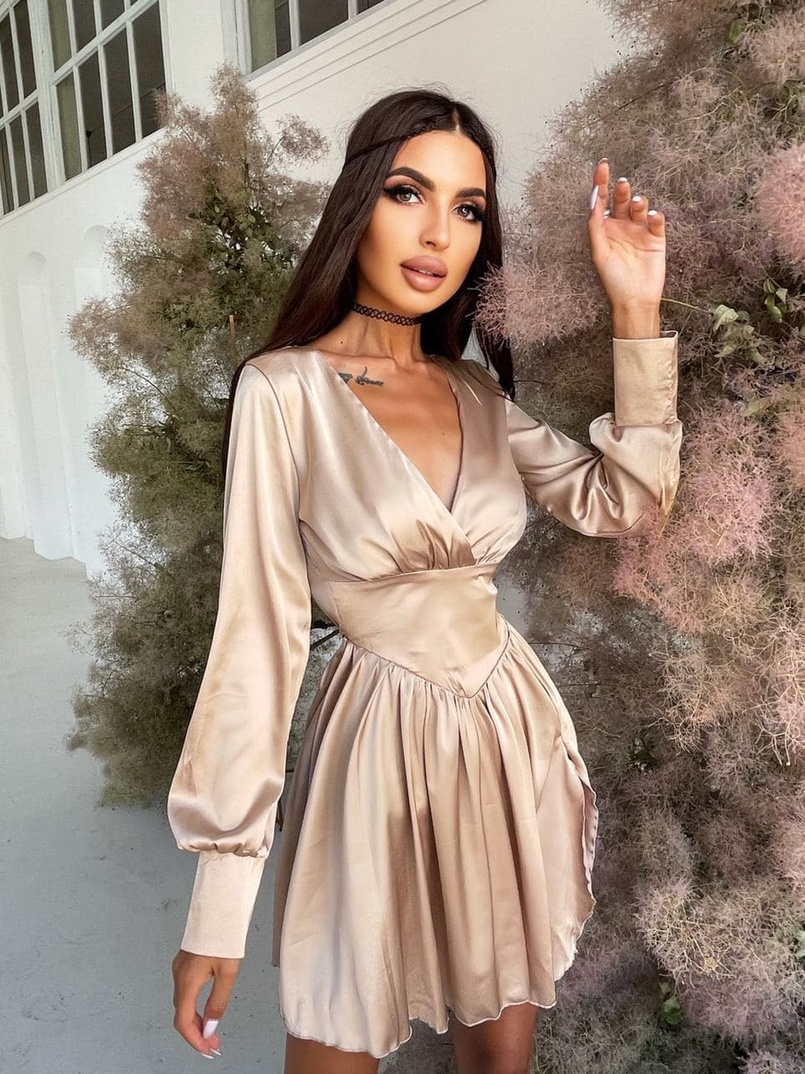 Шелковое платье с разрезом + корсет из эко-кож Шелковое платье с разрезом + корсет из эко-кож | PUSHKA SHOP