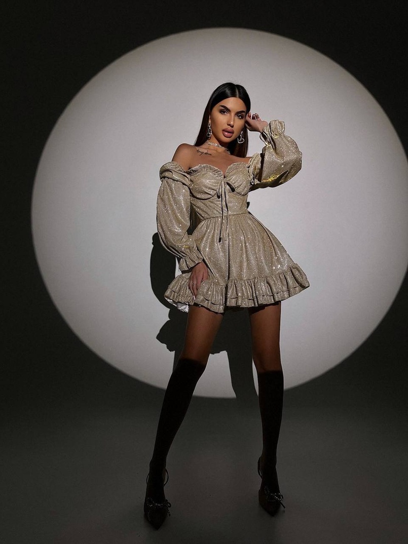 Блискуча сукня з чашечками та пишною спідницею | PUSHKA SHOP