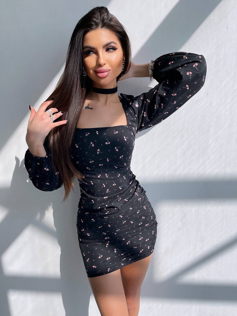 Квіткова сукня зі збіркою з боків Квіткова сукня зі збіркою з боків | PUSHKA SHOP