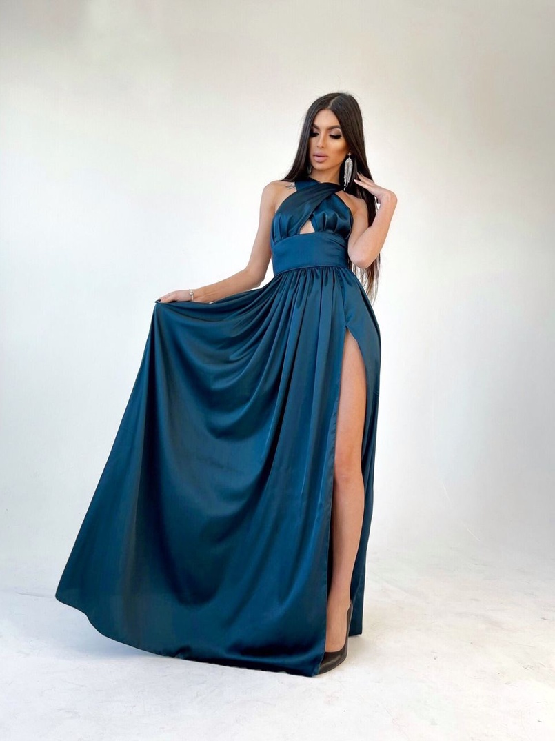 Платье макси с разрезом на юбке и верхом на завязках Платье макси с разрезом на юбке и верхом на завязках | PUSHKA SHOP