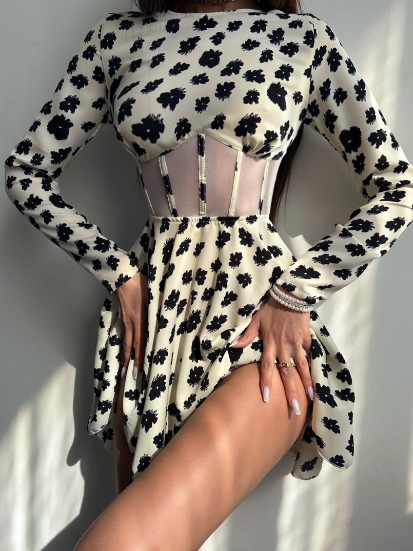 Приталена сукня з корсетною вставкою та спідницею-сонцем Приталена сукня з корсетною вставкою та спідницею-сонцем | PUSHKA SHOP