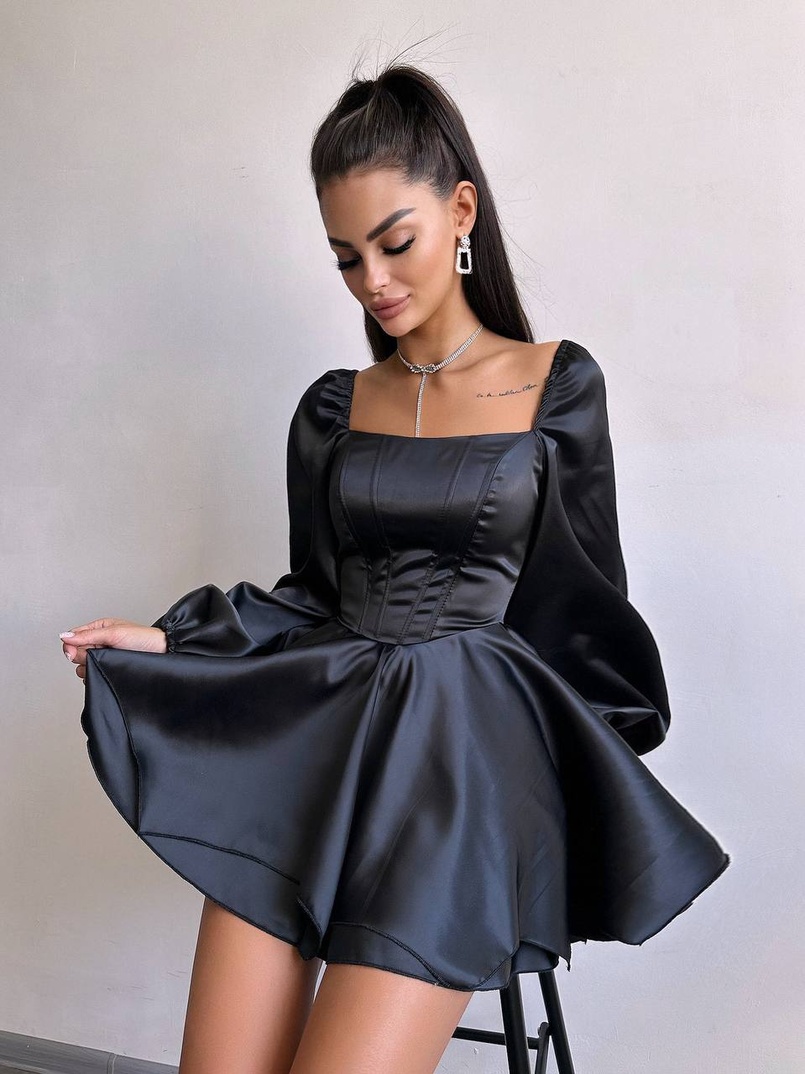 Атласна корсетна сукня з пишною подвійною спідницею та об‘ємними рукавами Атласна корсетна сукня з пишною подвійною спідницею та об‘ємними рукавами | PUSHKA SHOP