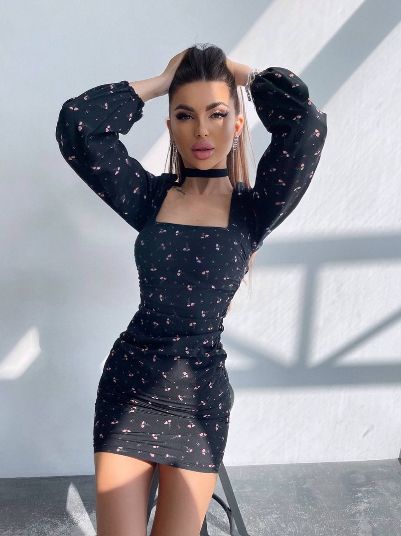 Квіткова сукня зі збіркою з боків Квіткова сукня зі збіркою з боків | PUSHKA SHOP