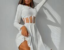 Приталенное платье с корсетной вставкой и пышной юбкой-солцем Приталенное платье с корсетной вставкой и пышной юбкой-солцем | PUSHKA SHOP