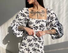 Цветочное платье-миди со шнуровкой на спинке и разрезом на ножке  Цветочное платье-миди со шнуровкой на спинке и разрезом на ножке  | PUSHKA SHOP