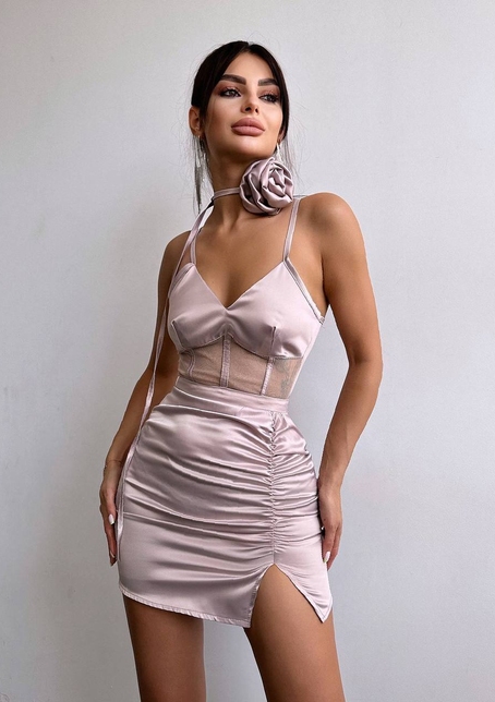 Сукня - міні з драпіруванням та трояндою-чокером | PUSHKA SHOP