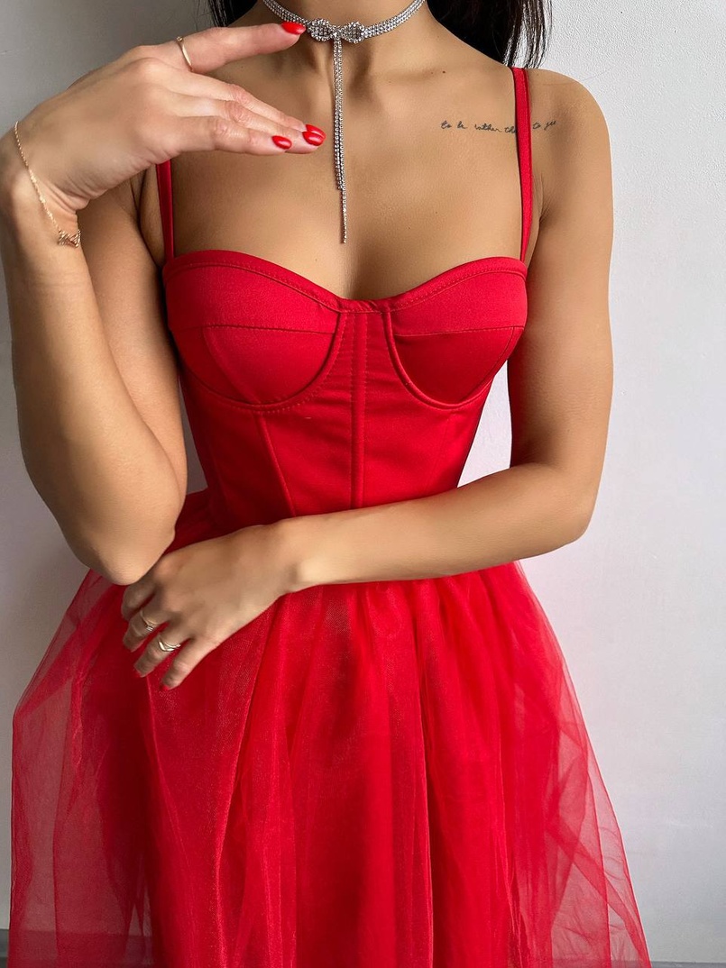 Сукня міді із чашечками з пишною спідницею Сукня міді із чашечками з пишною спідницею | PUSHKA SHOP