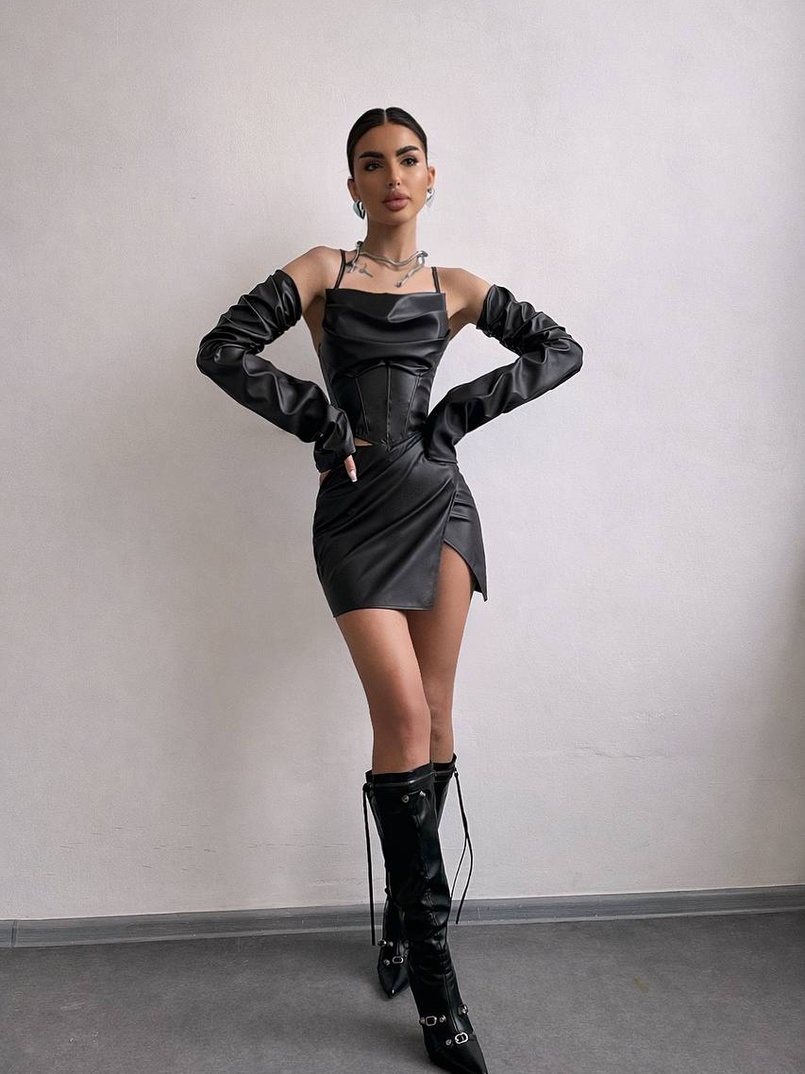 Комплект з еко шкіри: корсет з чашечками+ спідниця міні Комплект з еко шкіри: корсет з чашечками+ спідниця міні | PUSHKA SHOP