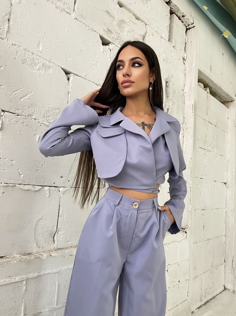 Укорочённый пиджак с завязками на талии и расклешоные брюки  Укорочённый пиджак с завязками на талии и расклешоные брюки  | PUSHKA SHOP