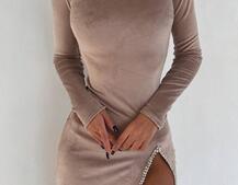 Оксамитова сукня з розрізом, декорована стразами. Прикраса пришита! | PUSHKA SHOP