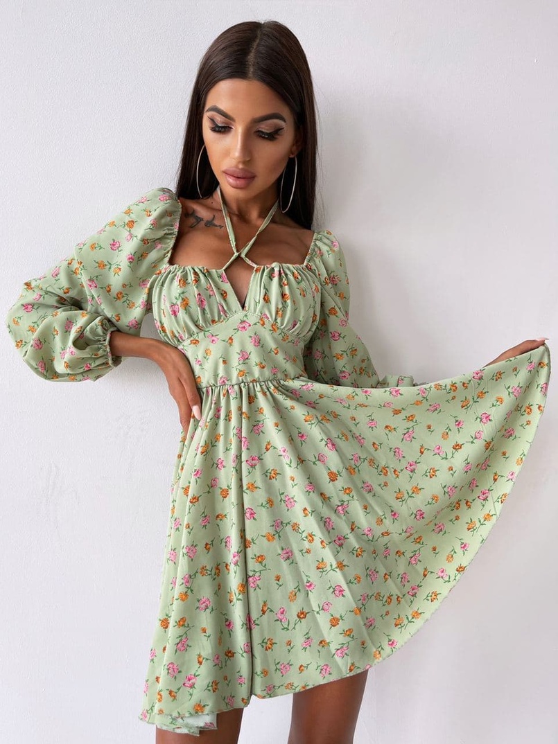 Цветочное платье с пышной юбкой и завязками на груди Цветочное платье с пышной юбкой и завязками на груди | PUSHKA SHOP