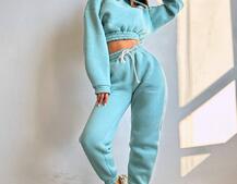 Базовий костюм на флісі з об'ємними капюшоном Базовий костюм на флісі з об'ємними капюшоном | PUSHKA SHOP