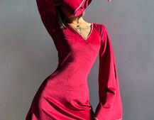 Оксамитова сукня,  декорована стразами з розкльошоними рукавами  | PUSHKA SHOP