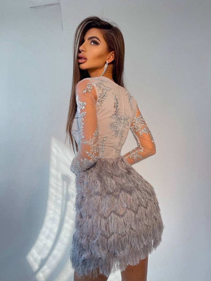 Платье с кружевным верхом и пушистой юбочкой Платье с кружевным верхом и пушистой юбочкой | PUSHKA SHOP