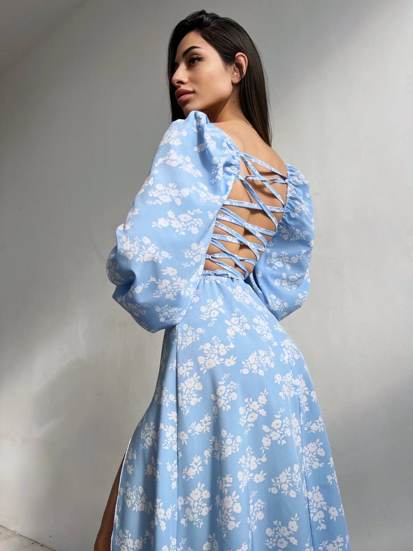 Цветочное платье-миди со шнуровкой на спинке и разрезом на ножке  Цветочное платье-миди со шнуровкой на спинке и разрезом на ножке  | PUSHKA SHOP