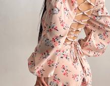 Сукня зі шнурівкою по спинці та розрізом на спідниці Сукня зі шнурівкою по спинці та розрізом на спідниці | PUSHKA SHOP