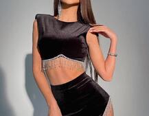 Декорированный бахромой из страз бархатный  костюм с подплечниками  | PUSHKA SHOP