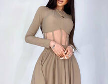 Приталенное платье с корсетной вставкой и пышной юбкой-солцем Приталенное платье с корсетной вставкой и пышной юбкой-солцем | PUSHKA SHOP