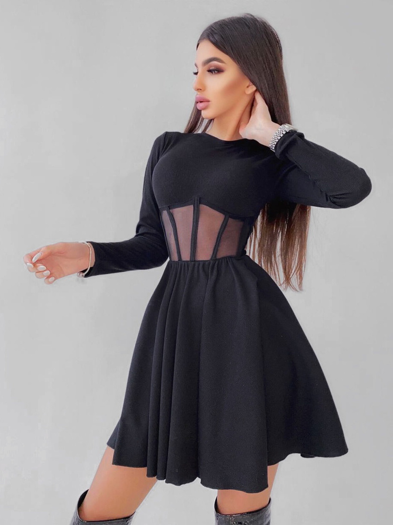 Приталенное платье с корсетной вставкой и пышной юбкой-солцем Приталенное платье с корсетной вставкой и пышной юбкой-солцем | PUSHKA SHOP