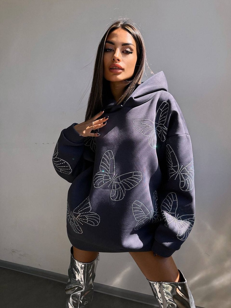 Трендове худі over size із сяючими стразами Трендове худі over size із сяючими стразами | PUSHKA SHOP