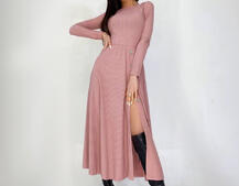 Трикотажное платье миди с разрезом Трикотажное платье миди с разрезом | PUSHKA SHOP