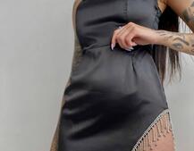 Платье мини, декорированное бахромой из страз Платье мини, декорированное бахромой из страз | PUSHKA SHOP