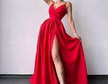 Сукня максі на тонких бретелях з розрізом на спідниці  | PUSHKA SHOP