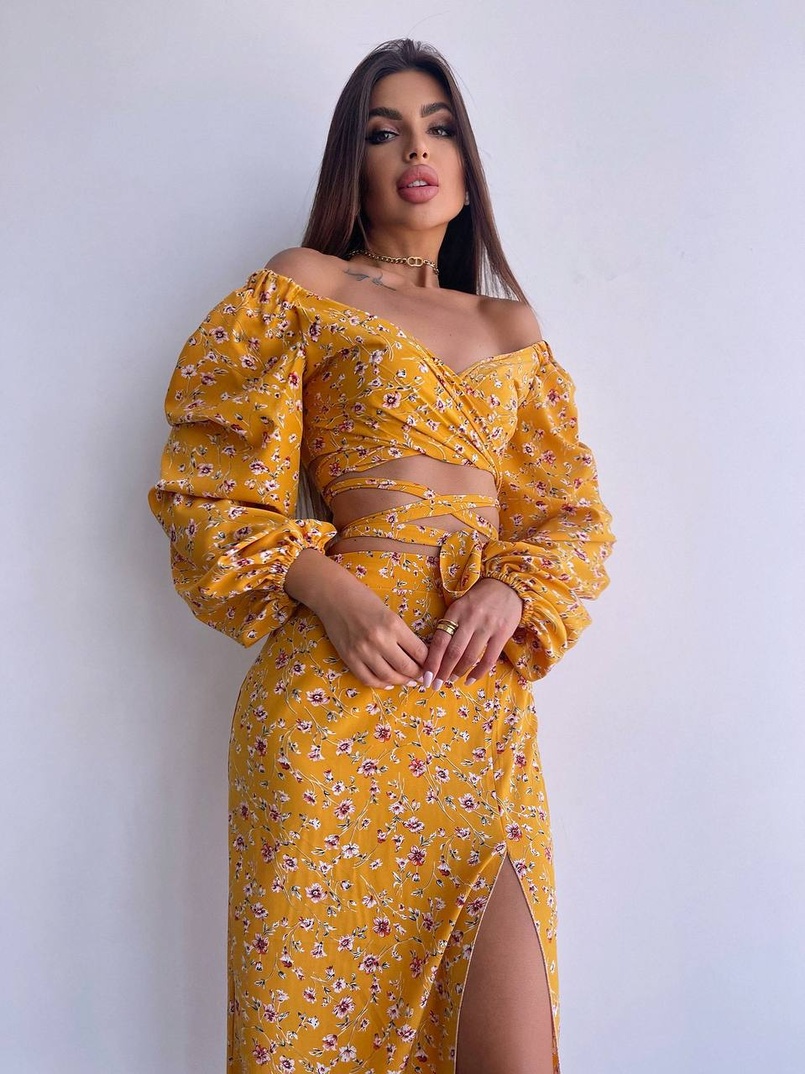 Квітковий комплект: топ із зав'язками на талії + спідниця міді з розрізом | PUSHKA SHOP