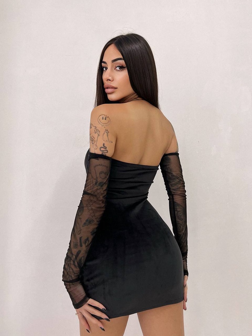 Оксамитова сукня міні з чашками і рукавами із сітки | PUSHKA SHOP