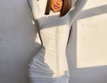 Оксамитова сукня із зав'язкою на ніжку з трояндою Оксамитова сукня із зав'язкою на ніжку з трояндою | PUSHKA SHOP