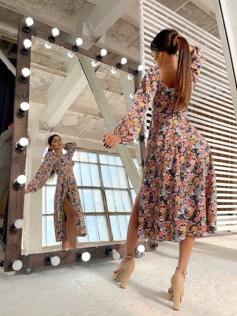 Цветочное платье-миди с разрезом Цветочное платье-миди с разрезом | PUSHKA SHOP