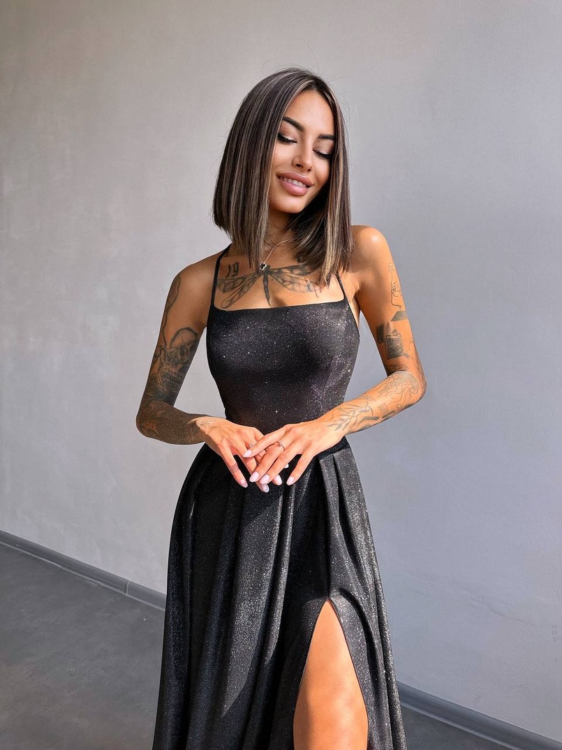 Сяюча сукня максі зі шнурівкою на спинці Сяюча сукня максі зі шнурівкою на спинці | PUSHKA SHOP